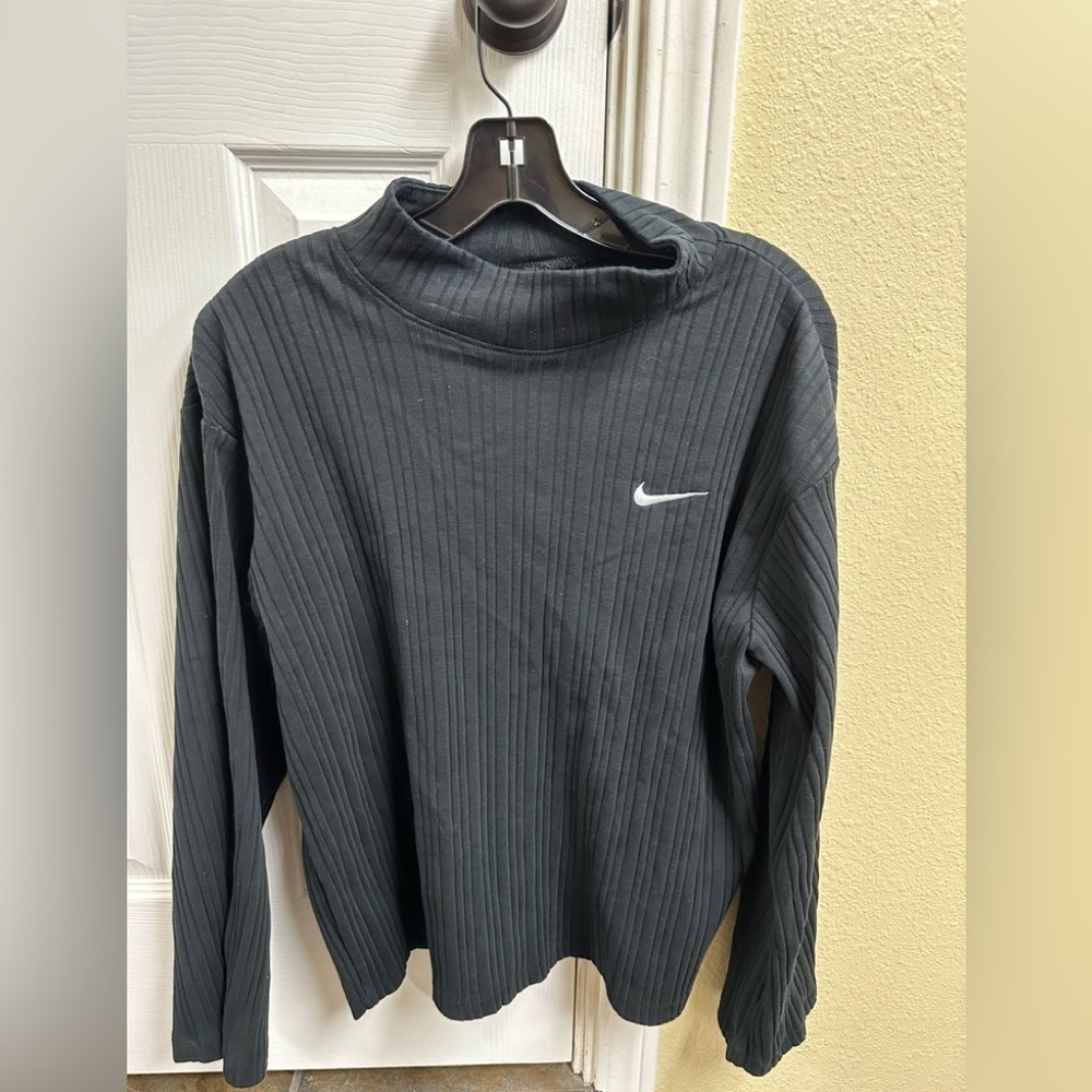 Nike ribbed bell sleeve top - size large